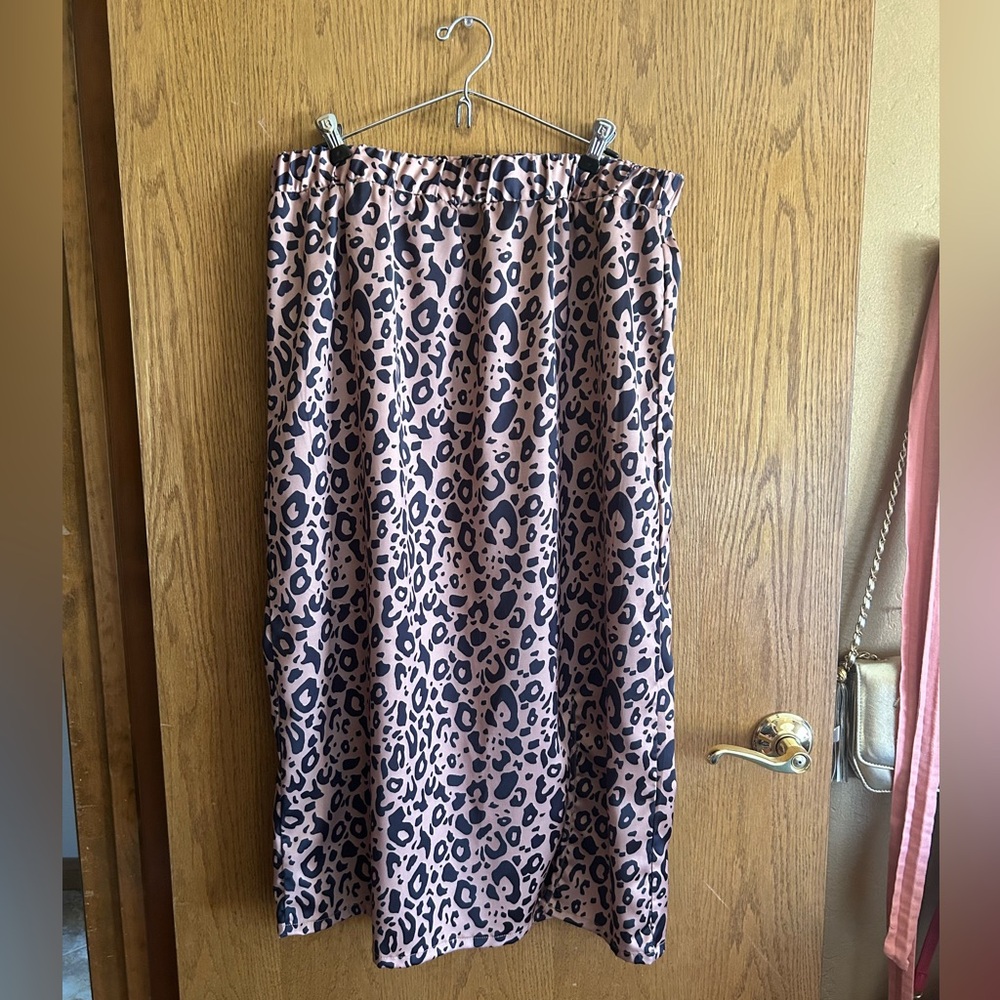 Heartbreak Leopard Print Pink Skirt with Slit WORN ONCE